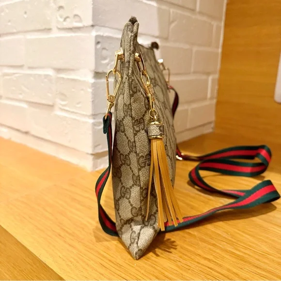 Gucci Authentic Vintage Customized GG Supreme Pouch / Crossbody Bag - Picture 3 of 11